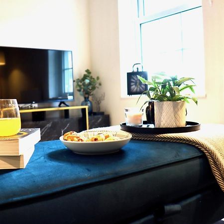 Perfect Central Location- 5 Minutes From Tower Bridge ! 8 Minutes Walk From Tube 런던 외부 사진