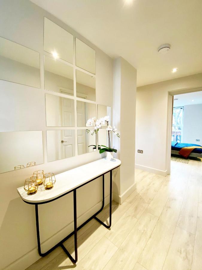 Perfect Central Location- 5 Minutes From Tower Bridge ! 8 Minutes Walk From Tube 런던 외부 사진