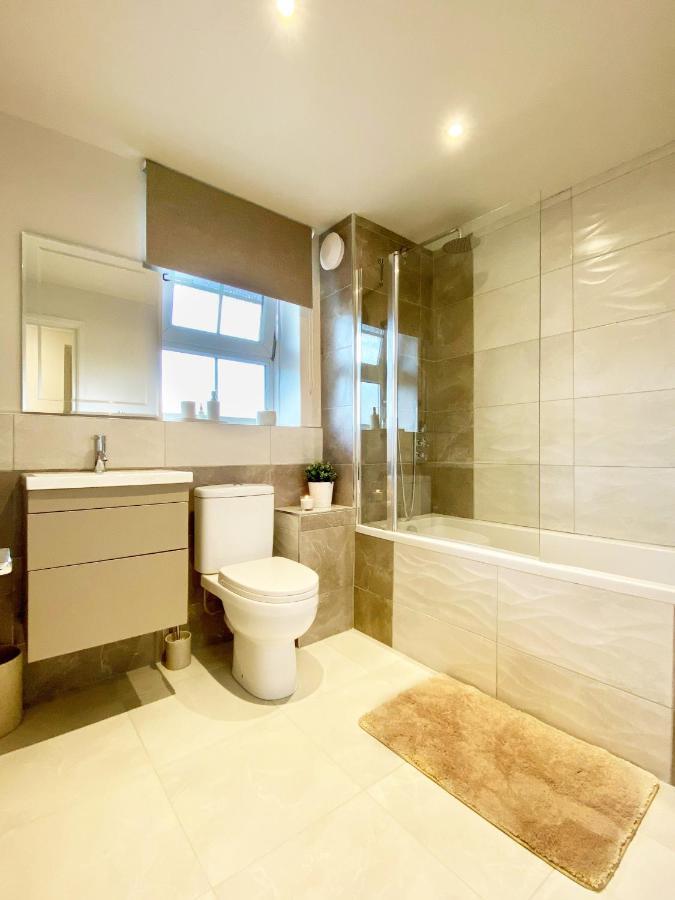 Perfect Central Location- 5 Minutes From Tower Bridge ! 8 Minutes Walk From Tube 런던 외부 사진