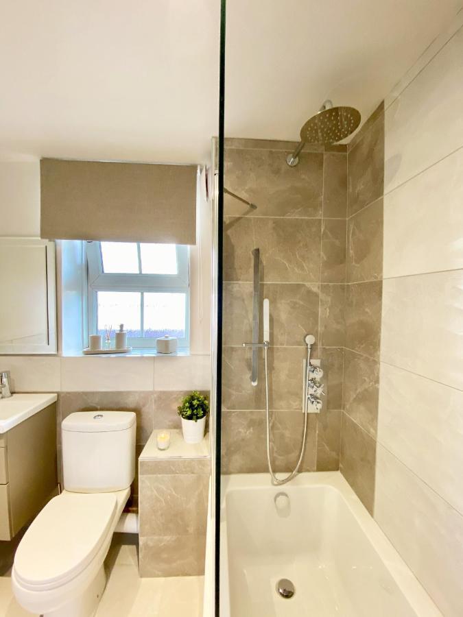 Perfect Central Location- 5 Minutes From Tower Bridge ! 8 Minutes Walk From Tube 런던 외부 사진