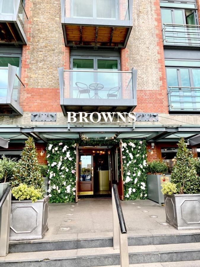 Perfect Central Location- 5 Minutes From Tower Bridge ! 8 Minutes Walk From Tube 런던 외부 사진